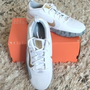 New Nike IsoFly Size 7Y Unisex